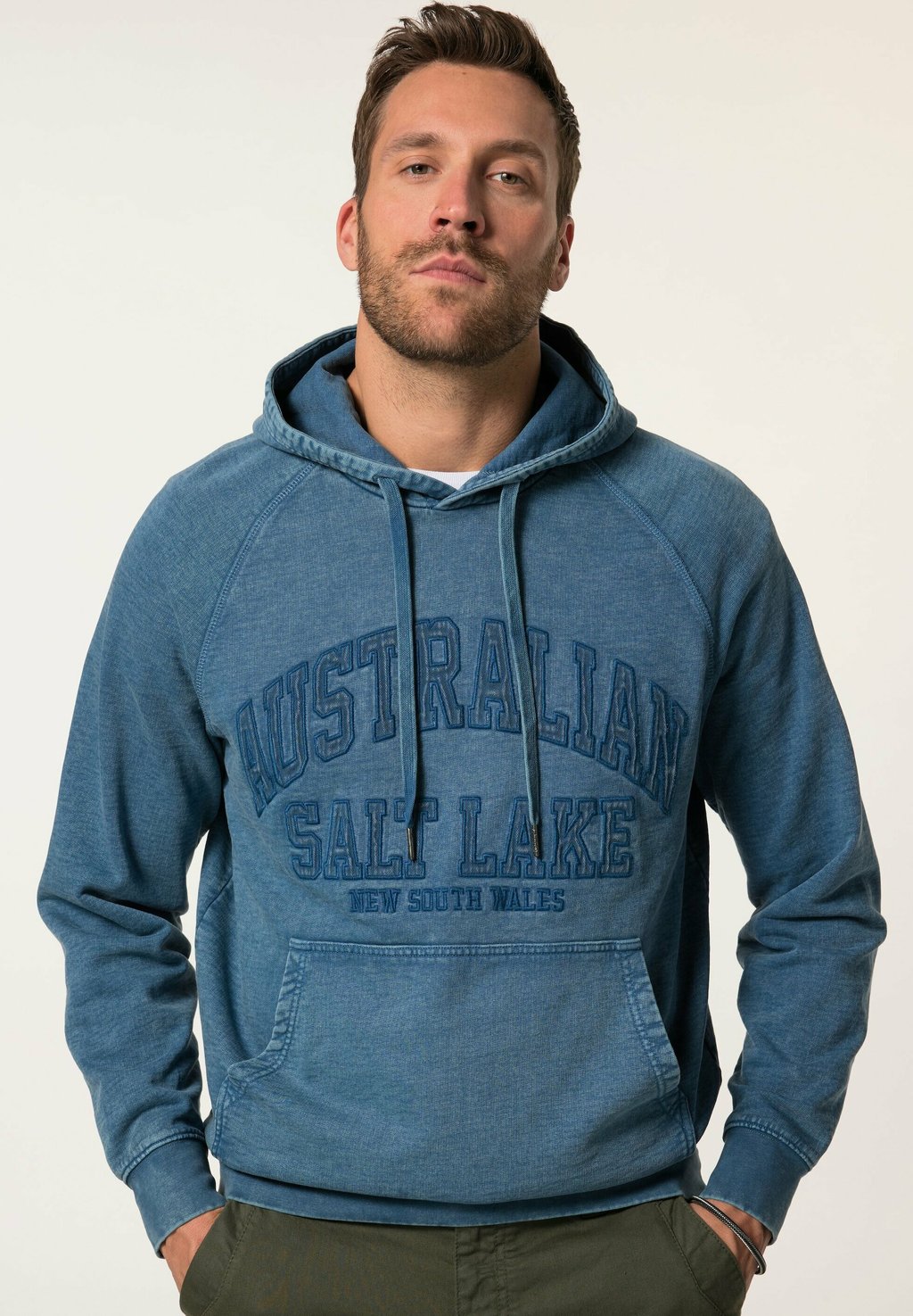 Толстовка BADGES VINTAGE LOOK KANGAROO POCKET JP1880, синий
Толстовка BADGES VINTAGE LOOK KANGAROO POCKET JP1880, синий