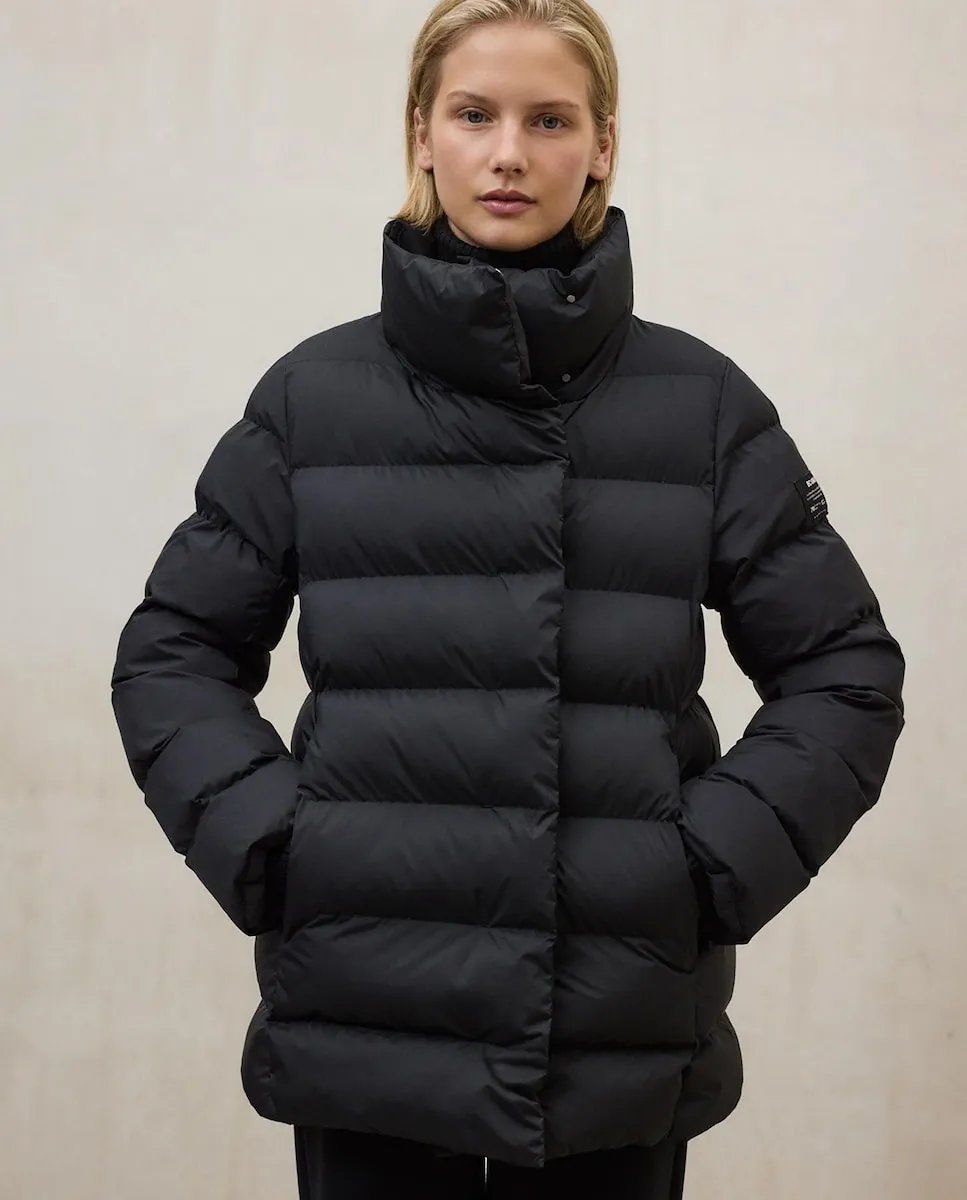 Женское пальто на крючках с высоким воротником Ecoalf, черный
Женское пальто на крючках с высоким воротником Ecoalf, черный