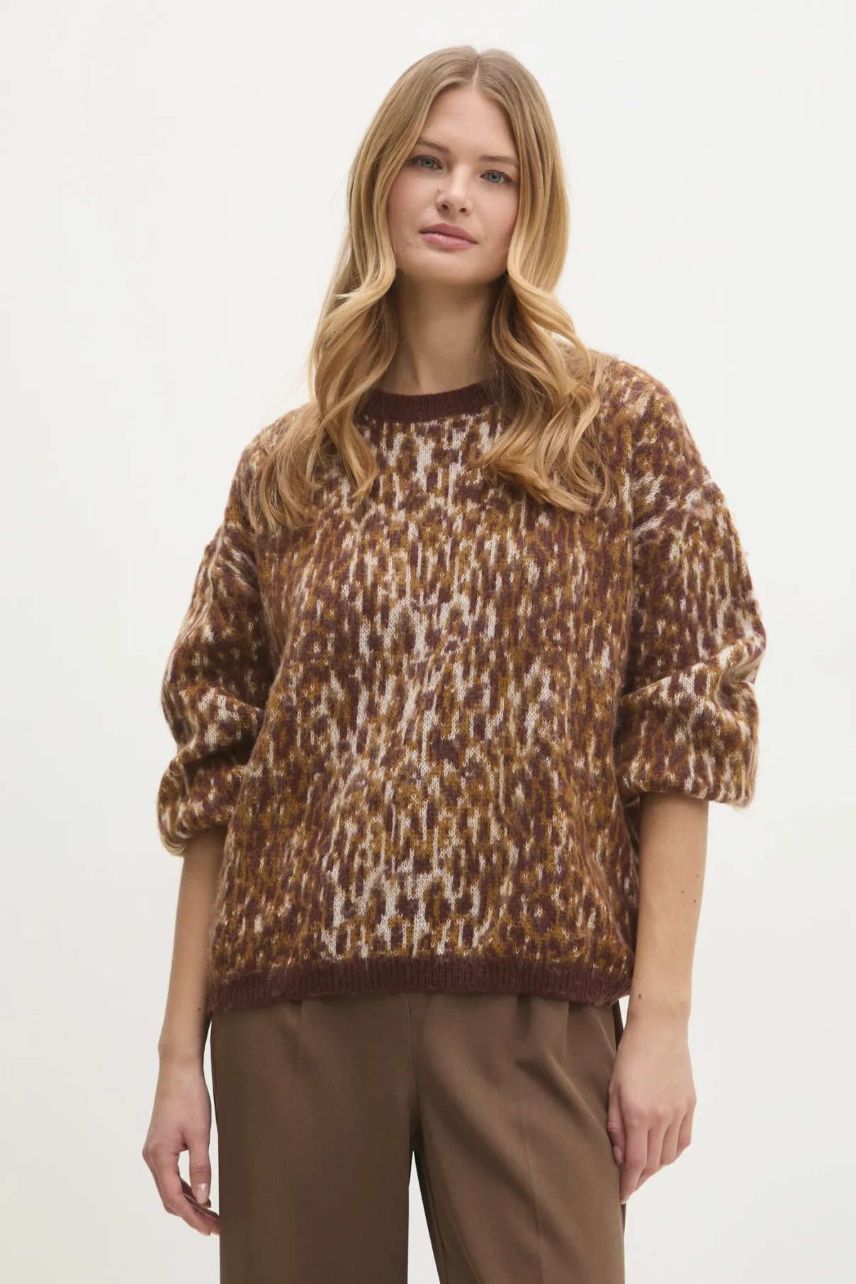 Свитер Answear Lab, коричневый
Свитер Answear Lab, коричневый