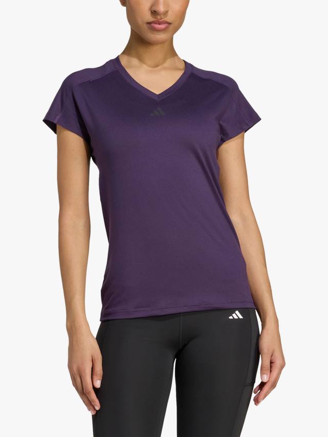 Женская футболка Aeroready Train Essentials с V-образным вырезом и минимальным брендингом adidas, Purple/Black
Женская футболка Aeroready Train Essentials с V-образным вырезом и минимальным брендингом adidas, Purple/Black