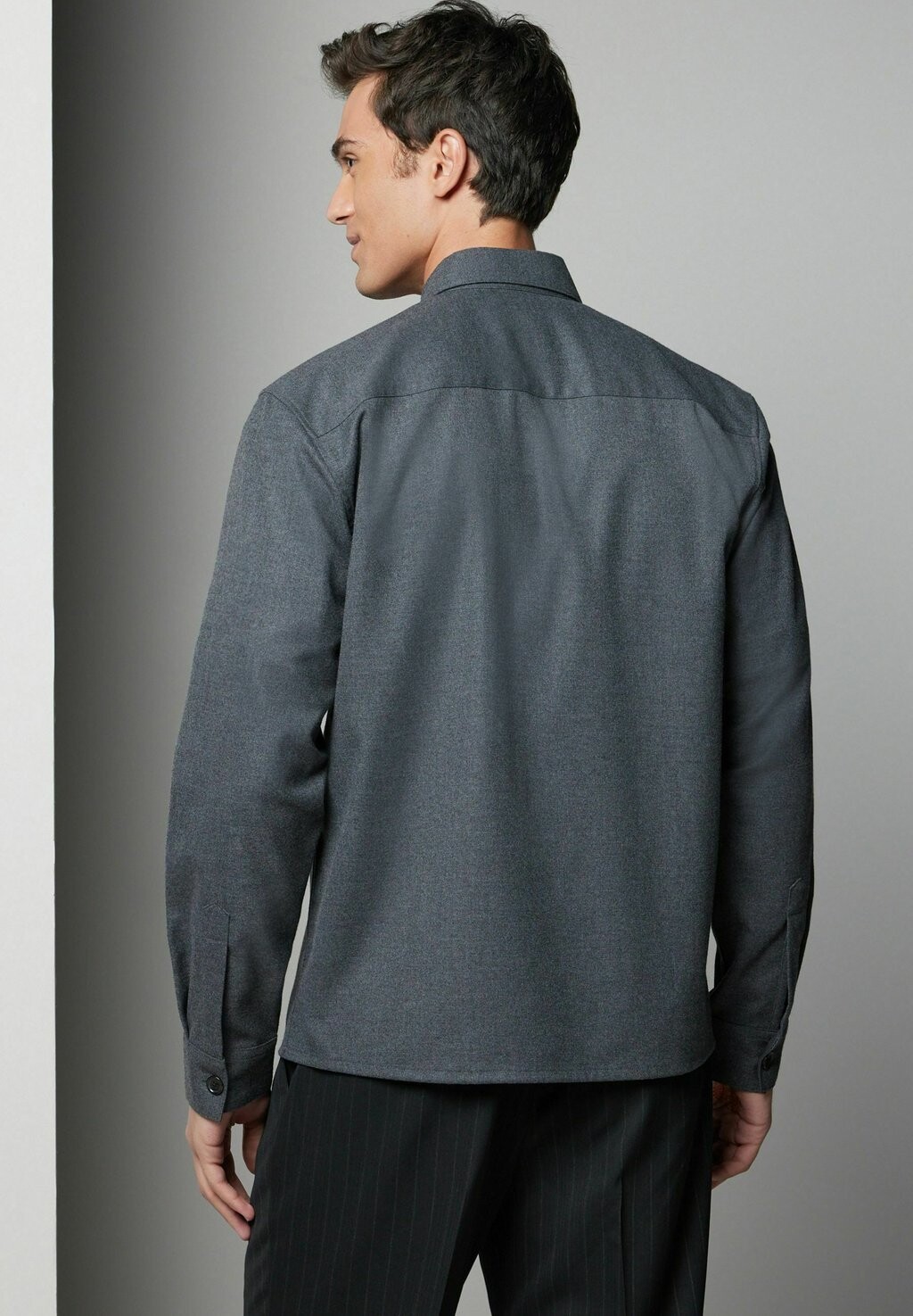 Летняя куртка REGULAR FIT BUTTON THROUGH Next, серый
Летняя куртка REGULAR FIT BUTTON THROUGH Next, серый