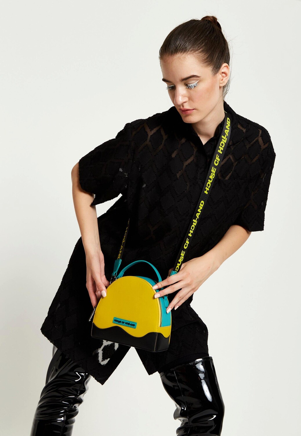 Сумка через плечо желтого, черного и синего цвета с принтом логотипа House of Holland, желтый, Черный, Сумка через плечо желтого, черного и синего цвета с принтом логотипа House of Holland, желтый
Сумка через плечо желтого, черного и синего цвета с принтом логотипа House of Holland, желтый, Черный, Сумка через плечо желтого, черного и синего цвета с принтом логотипа House of Holland, желтый