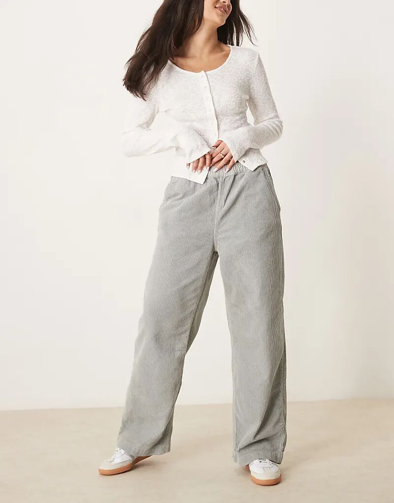 Брюки с завязками на талии серого цвета ASOS DESIGN
Брюки с завязками на талии серого цвета ASOS DESIGN