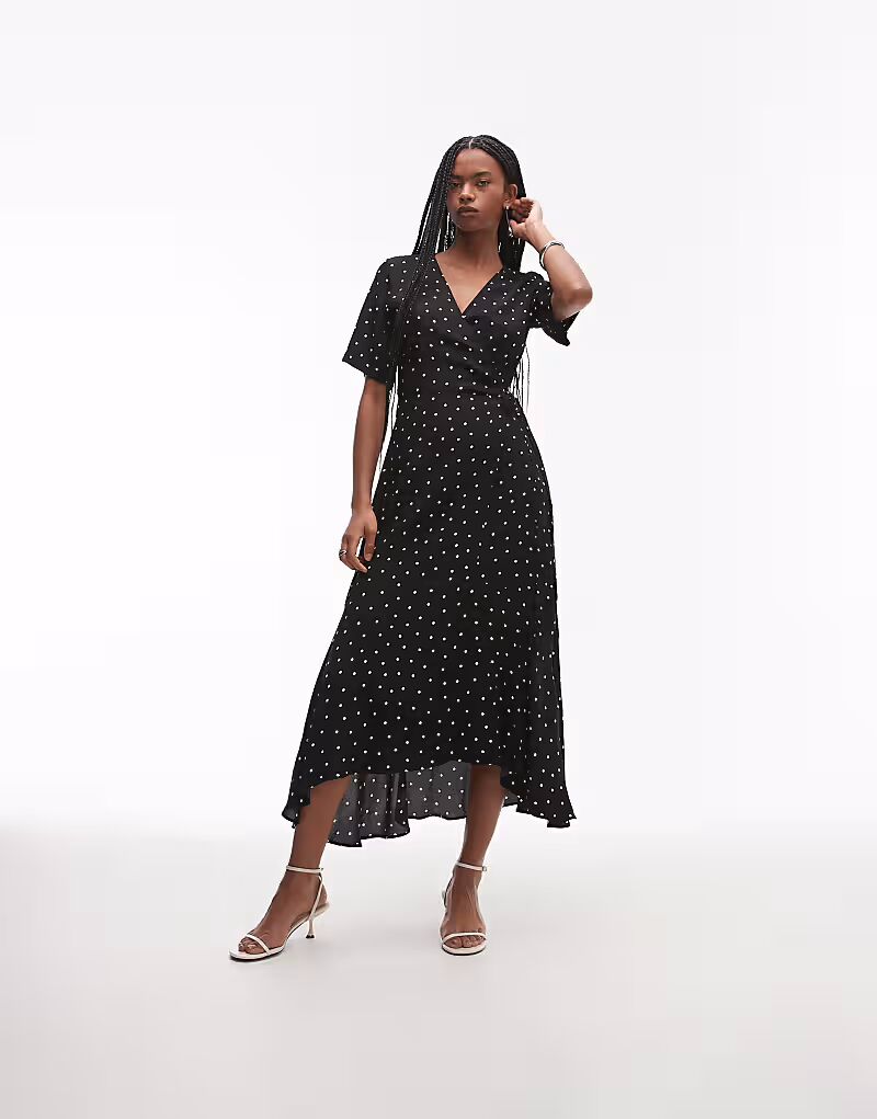 & Other Stories Платье-халат midaxi с принтом в черно-белый горошек
& Other Stories Платье-халат midaxi с принтом в черно-белый горошек