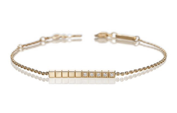 Chopard Браслет из 18-каратного желтого золота с кубиками льда и чистыми бриллиантами
Chopard Браслет из 18-каратного желтого золота с кубиками льда и чистыми бриллиантами