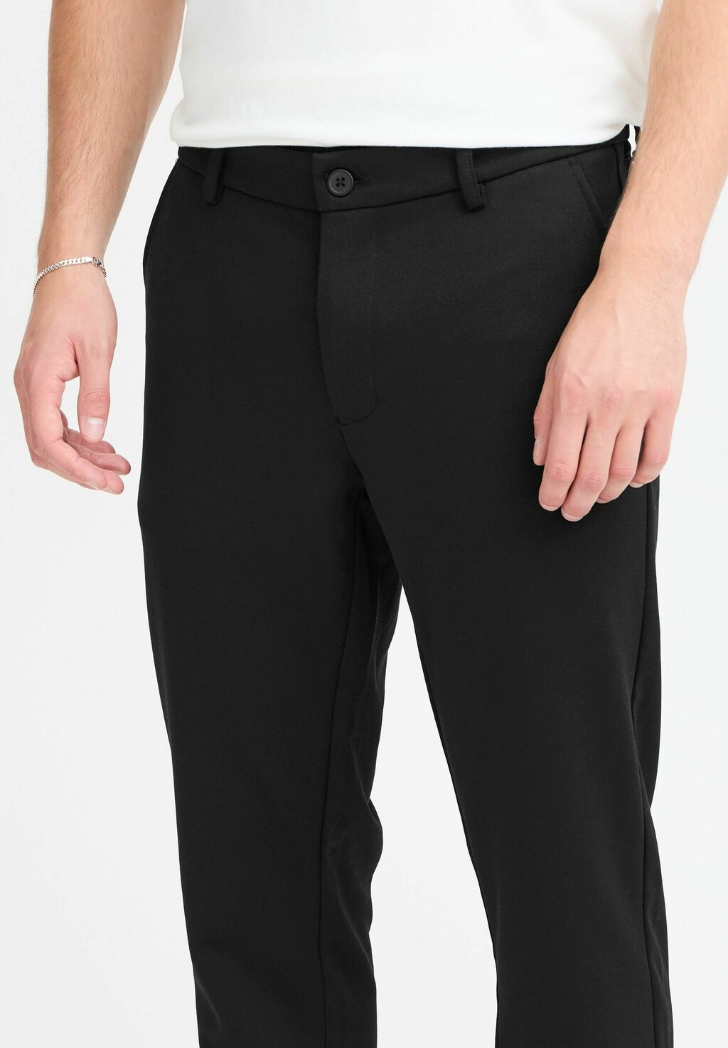 Чиносы HELMER Blend, черный
Чиносы HELMER Blend, черный