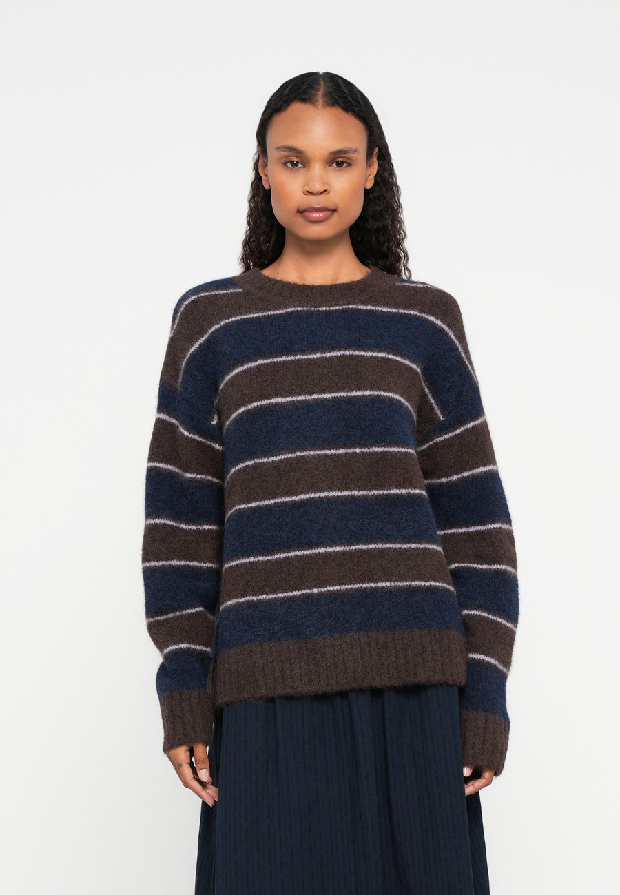 Джемпер Samsøe Samsøe JEANNE SWEATER, Black Coffee/Dark Brown
Джемпер Samsøe Samsøe JEANNE SWEATER, Black Coffee/Dark Brown