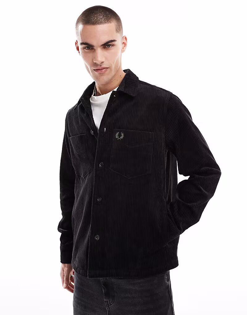 Рубашка Fred Perry с длинными рукавами из плотной вельветовой ткани черного цвета
Рубашка Fred Perry с длинными рукавами из плотной вельветовой ткани черного цвета