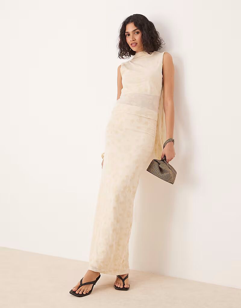 Длинная юбка с флокированным узором кремового цвета Asos Design
Длинная юбка с флокированным узором кремового цвета Asos Design