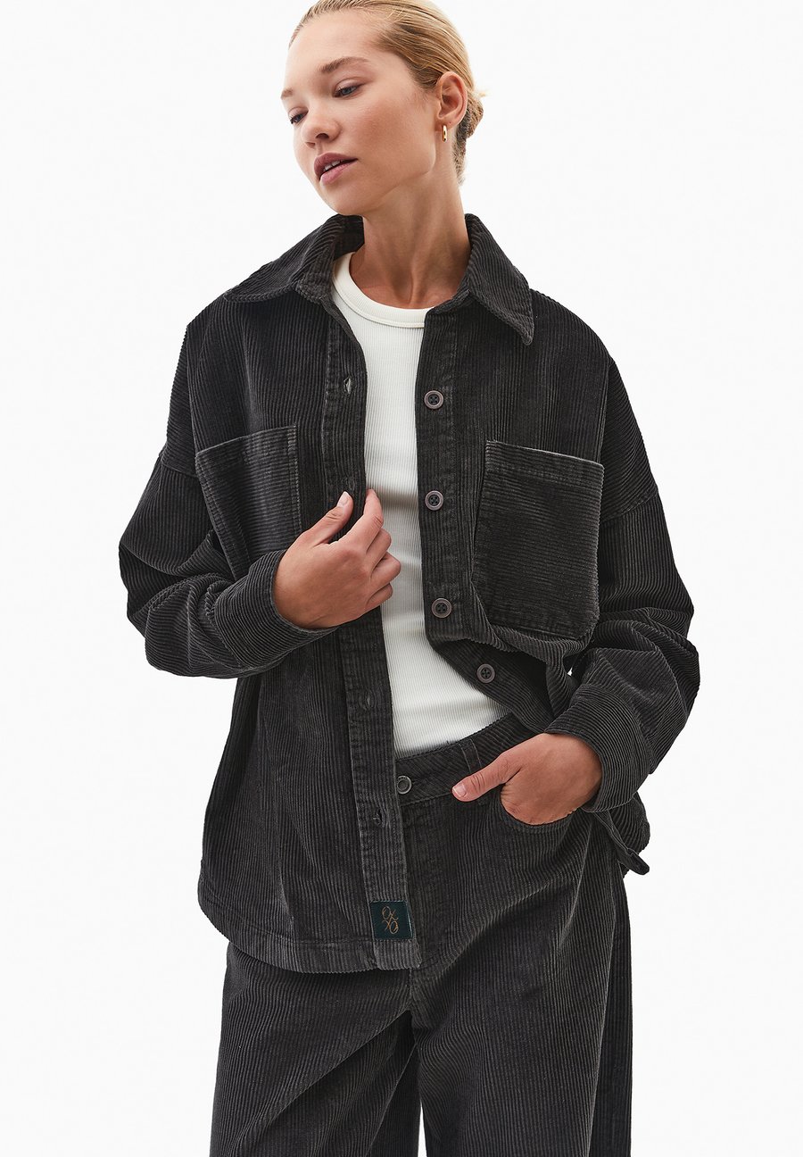 Блуза OXXO Button-down blouse, Peat/Dark Brown
Блуза OXXO Button-down blouse, Peat/Dark Brown