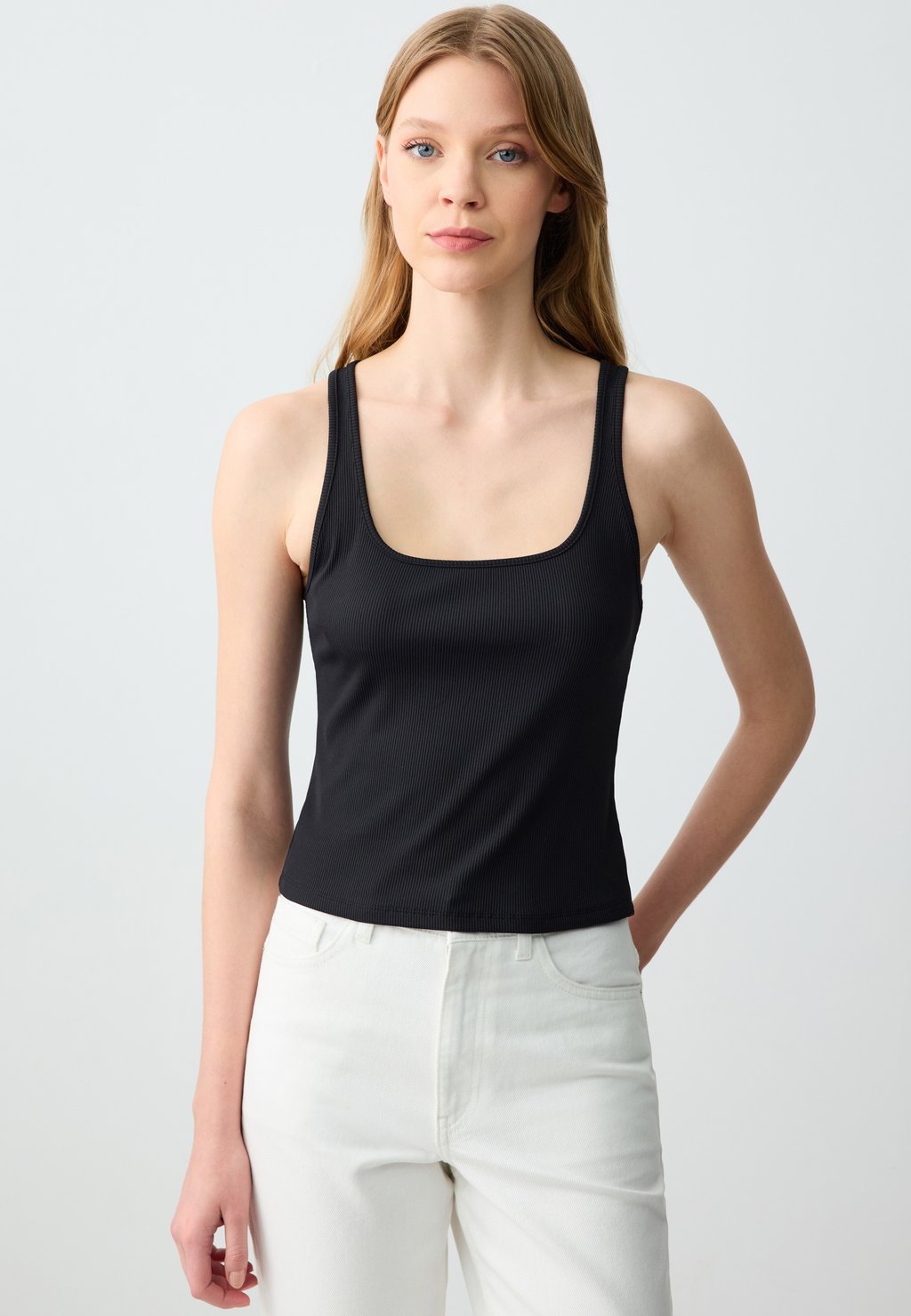 Топ SINGLET Jimmy Key, темно-синий
Топ SINGLET Jimmy Key, темно-синий