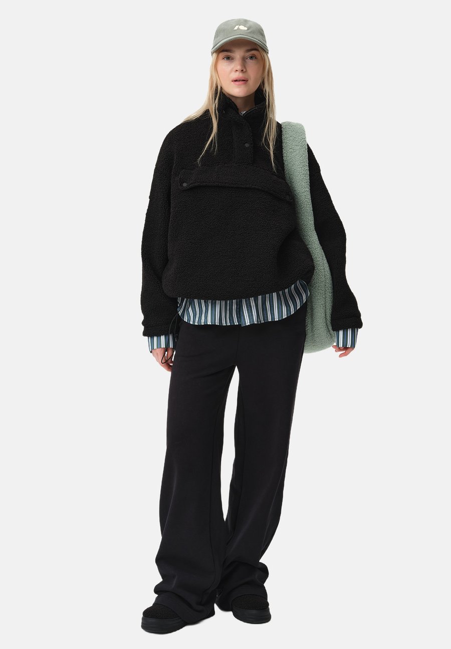 Джемпер Kubota OVERSIZE, Black
Джемпер Kubota OVERSIZE, Black