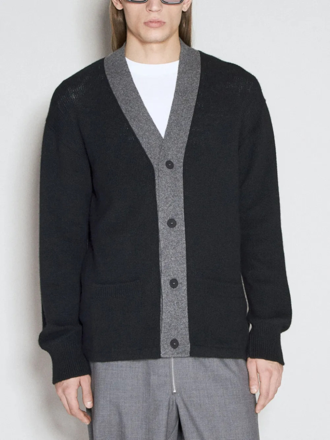 Кашемировый кардиган Prada, черный
Кашемировый кардиган Prada, черный