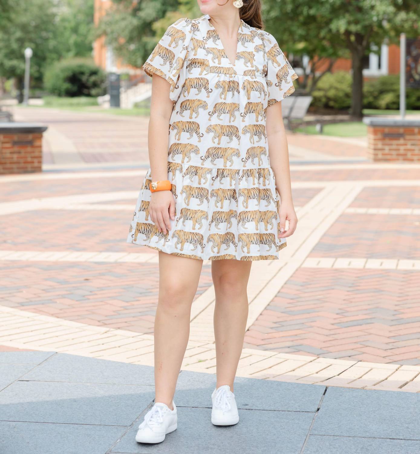 Платье Ophelia в крупный оранжевый тигровый принт Brooke Wright
Платье Ophelia в крупный оранжевый тигровый принт Brooke Wright