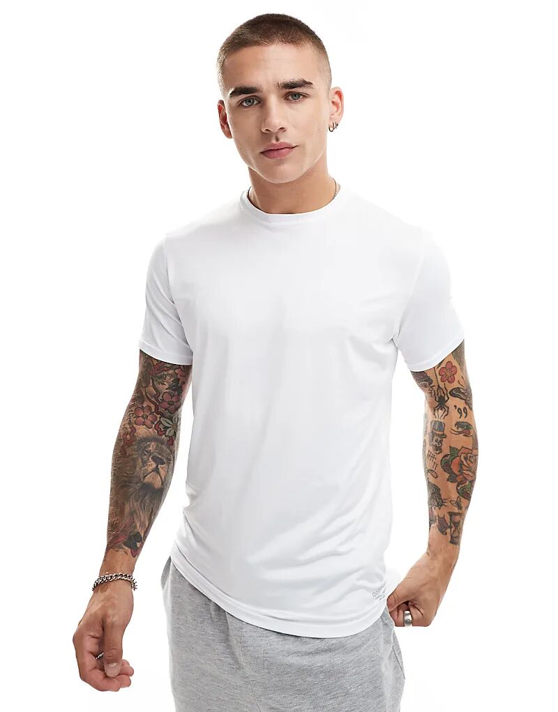 Комплект из двух футболок Reebok Fit Clancy черного и белого цветов 
Комплект из двух футболок Reebok Fit Clancy черного и белого цветов