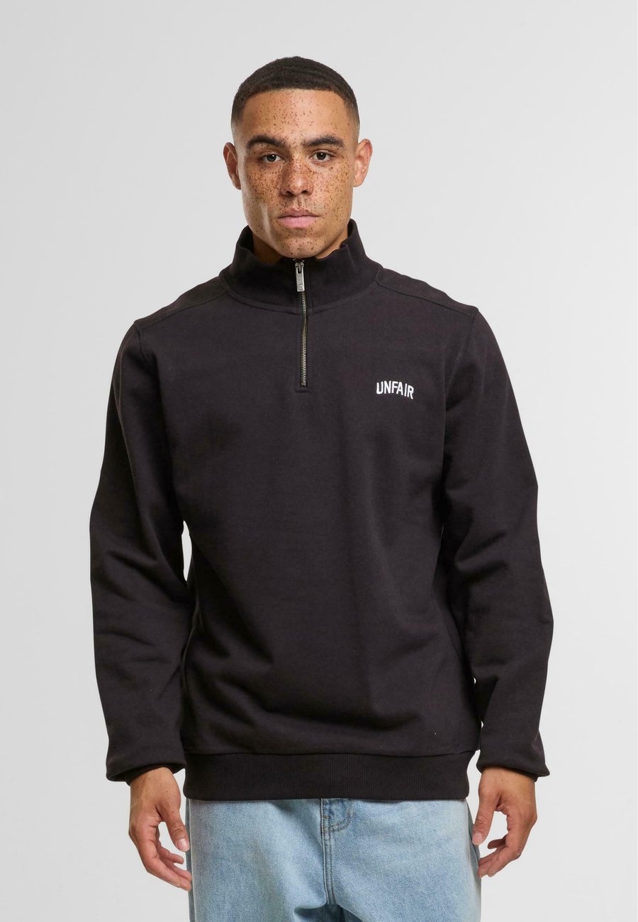 Толстовка UNFAIR ATHLETICS CURVED HALFZIP , Black
Толстовка UNFAIR ATHLETICS CURVED HALFZIP , Black