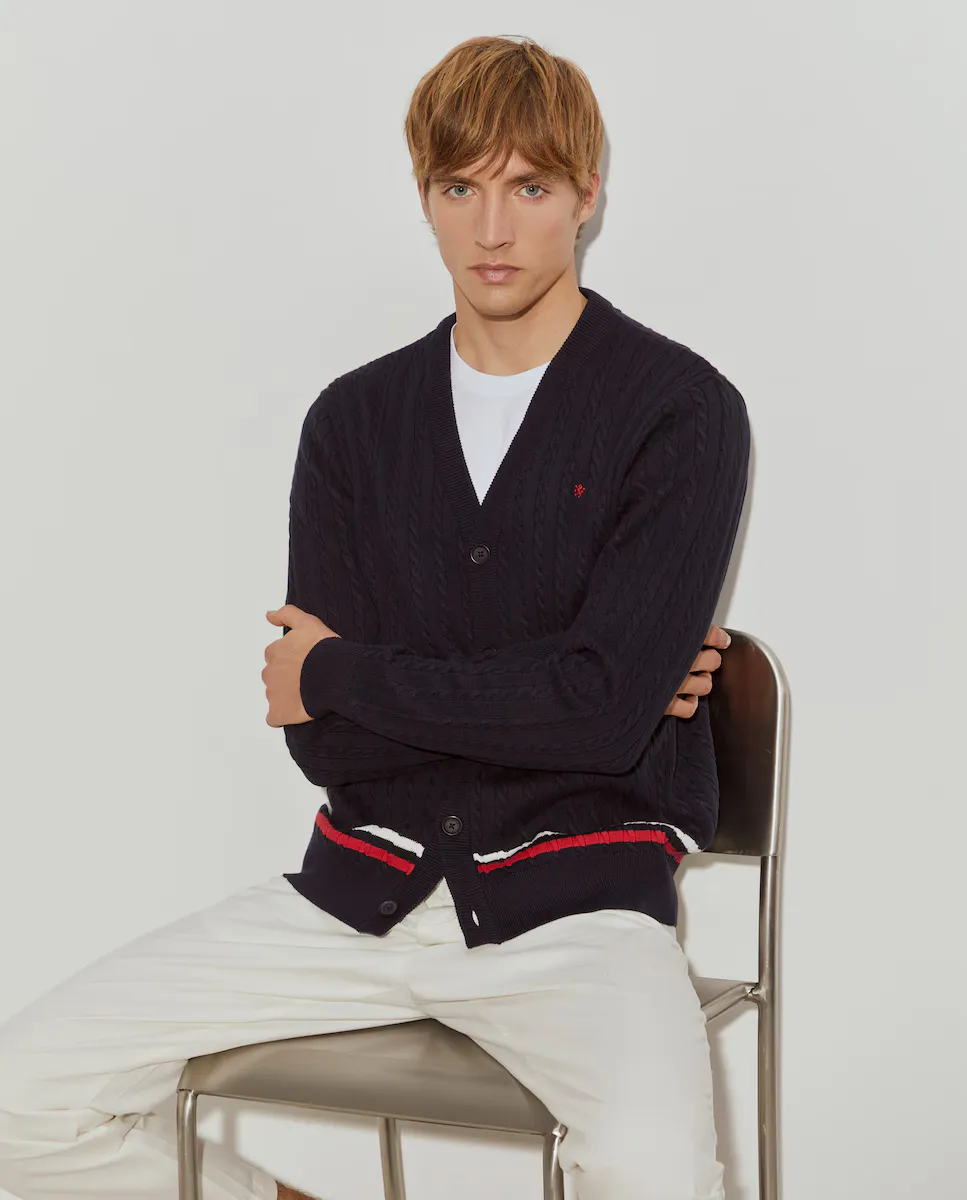 Мужской вязаный кардиган на пуговицах Lion of Porches, темно-синий
Мужской вязаный кардиган на пуговицах Lion of Porches, темно-синий