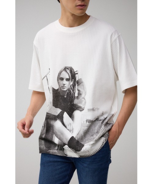 Фотопринт, крой оверсайз, бренд AZUL BY MOUSSY, белый
Фотопринт, крой оверсайз, бренд AZUL BY MOUSSY, белый