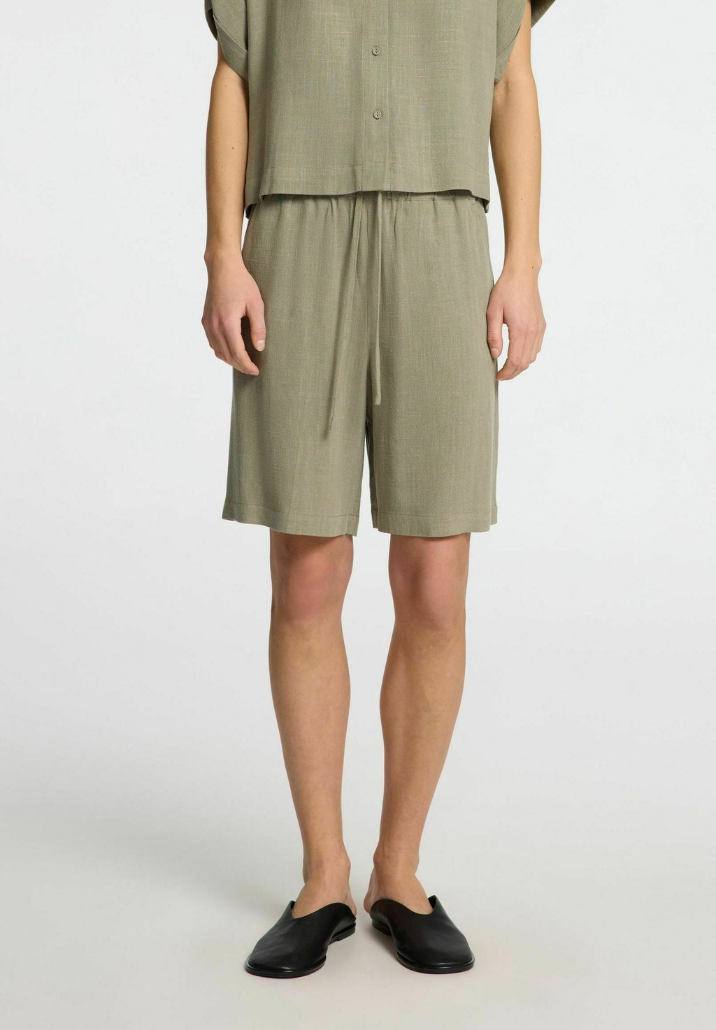 Шорты SLFVIVA Selected Femme, светло-зеленый
Шорты SLFVIVA Selected Femme, светло-зеленый