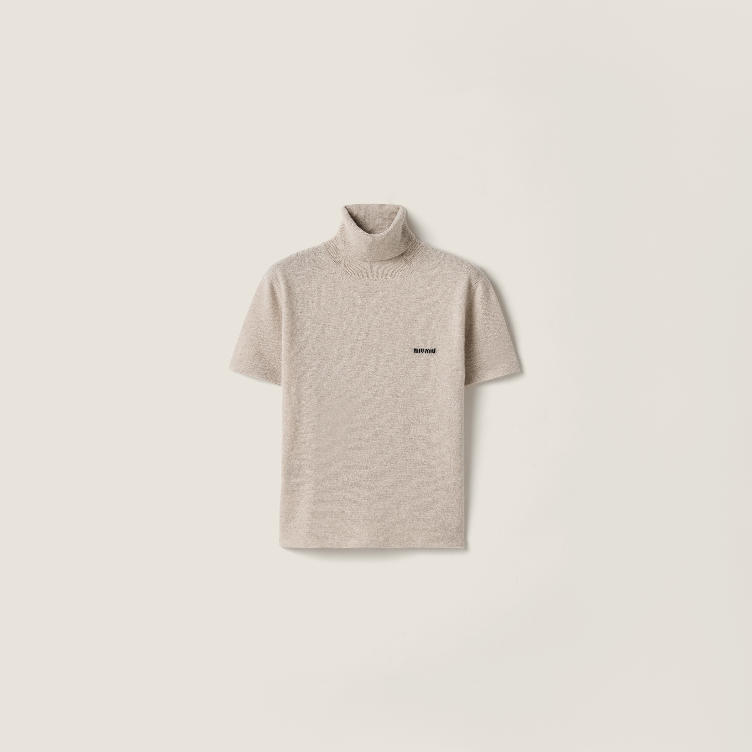 Кашемировый свитер с воротником-стойкой MIU MIU, бежевый
Кашемировый свитер с воротником-стойкой MIU MIU, бежевый
