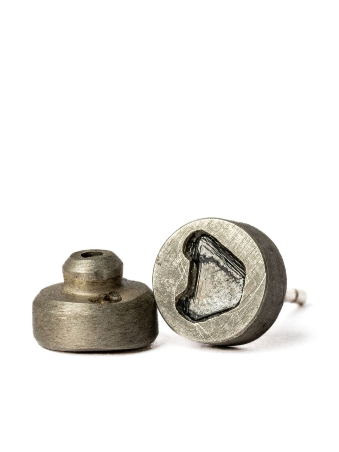 Серьга-гвоздик с бриллиантом Parts of Four, серебряный
Серьга-гвоздик с бриллиантом Parts of Four, серебряный