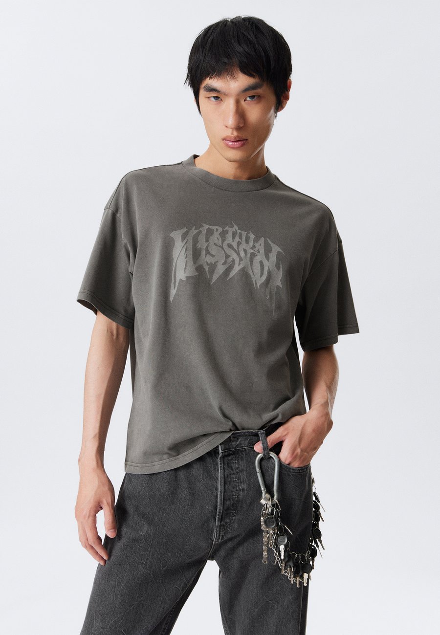 Футболка Weekday GREAT BOXY PRINTED GRAPHIC TEE, Black
Футболка Weekday GREAT BOXY PRINTED GRAPHIC TEE, Black