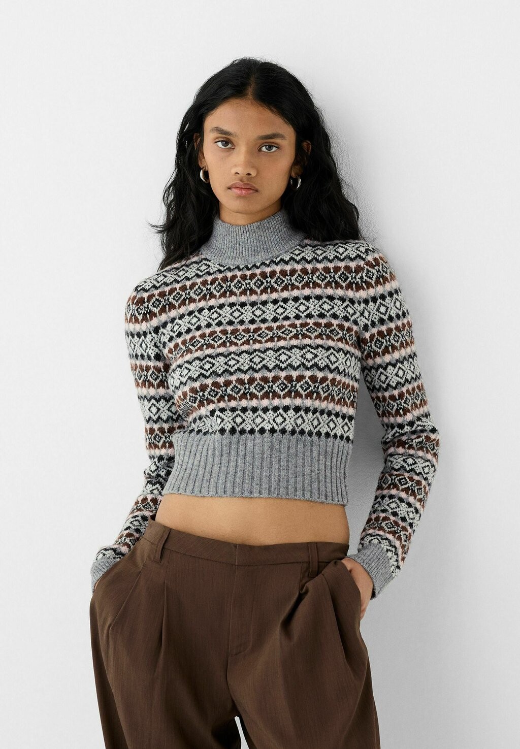 Джемпер Bershka, темно-серый
Джемпер Bershka, темно-серый