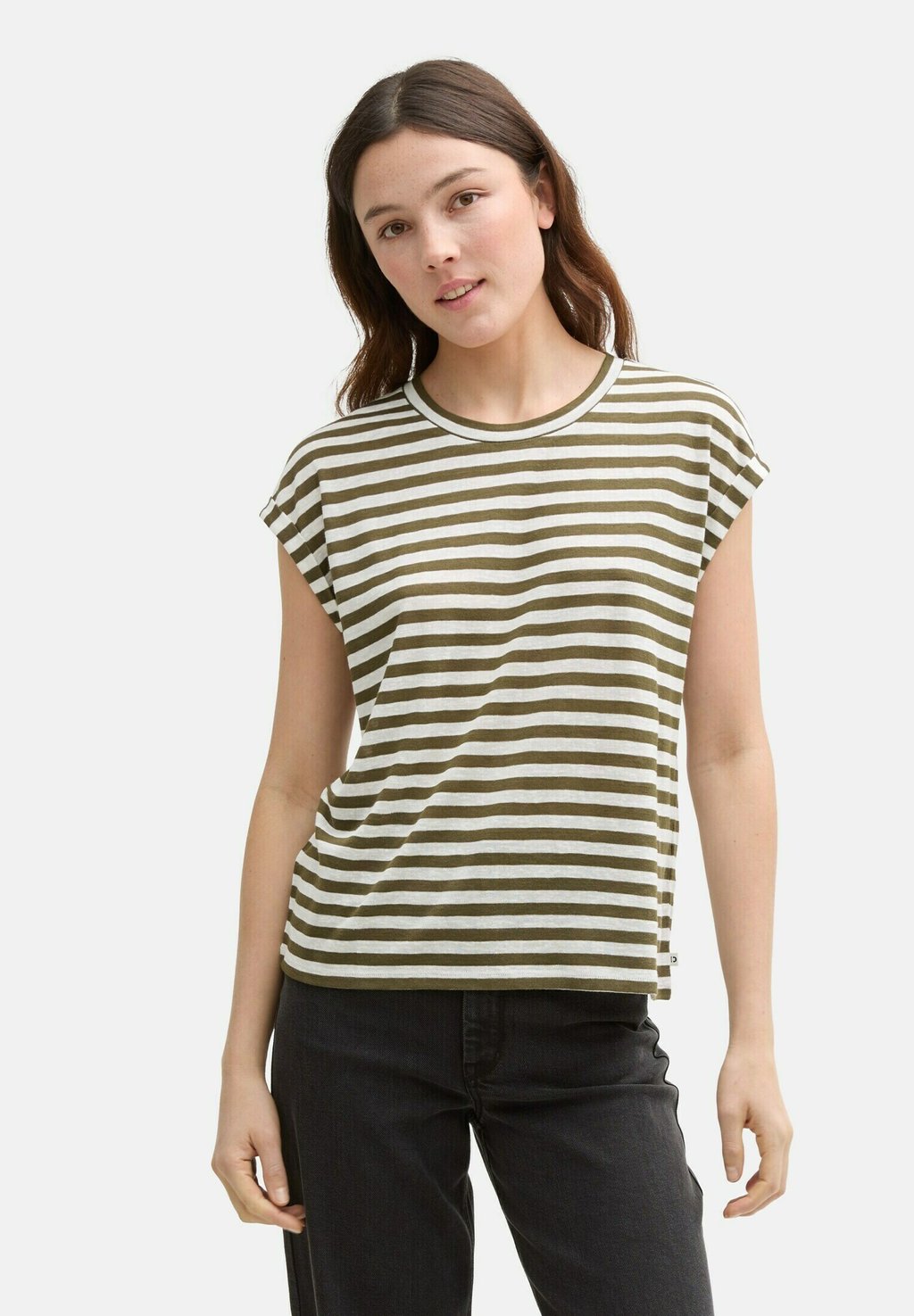 Футболка с принтом MIT STREIFENMUSTER TOM TAILOR DENIM, оливковый
Футболка с принтом MIT STREIFENMUSTER TOM TAILOR DENIM, оливковый