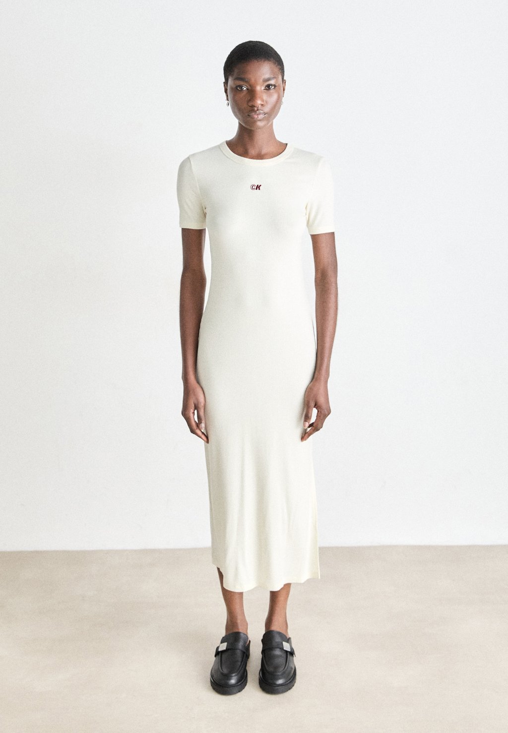 Платье из джерси Calvin Klein Jeans, кремовый
Платье из джерси Calvin Klein Jeans, кремовый