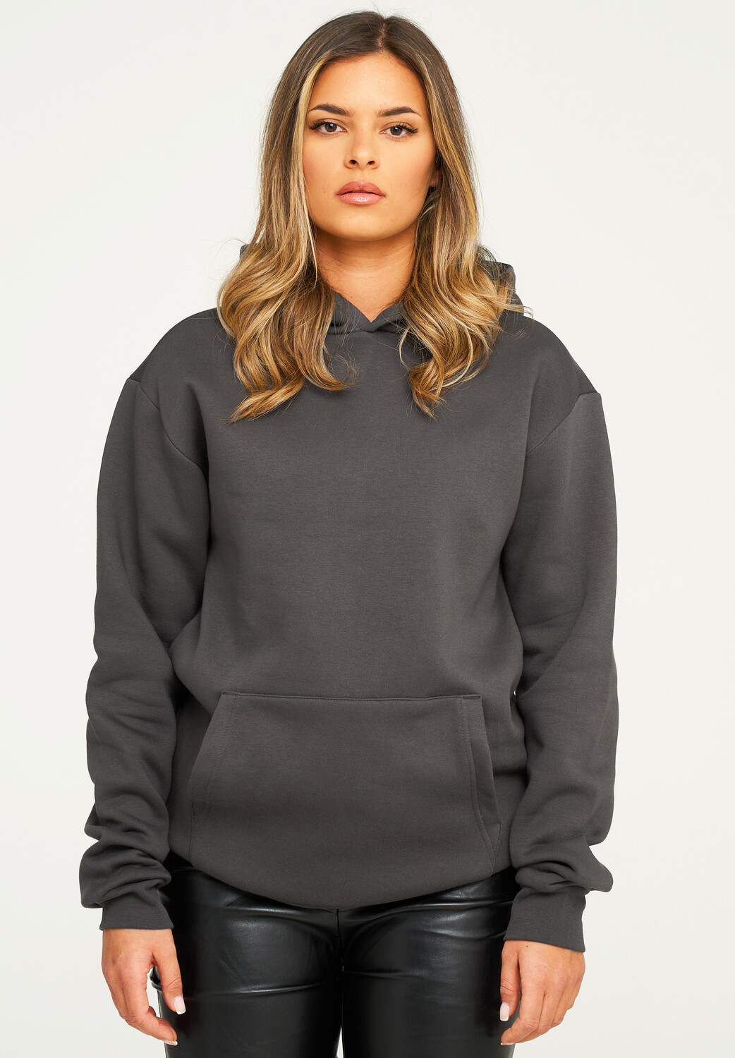Толстовка behype Kapuzenpullover BHPERTH Basic Oversize Einfarbig, цвет Anthra
Толстовка behype Kapuzenpullover BHPERTH Basic Oversize Einfarbig, цвет Anthra