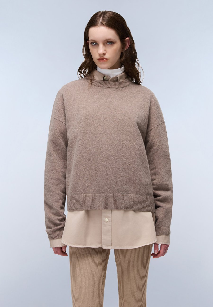 Джемпер Napapijri D-MIS C W., Fallen Rock Nt/Brown
Джемпер Napapijri D-MIS C W., Fallen Rock Nt/Brown