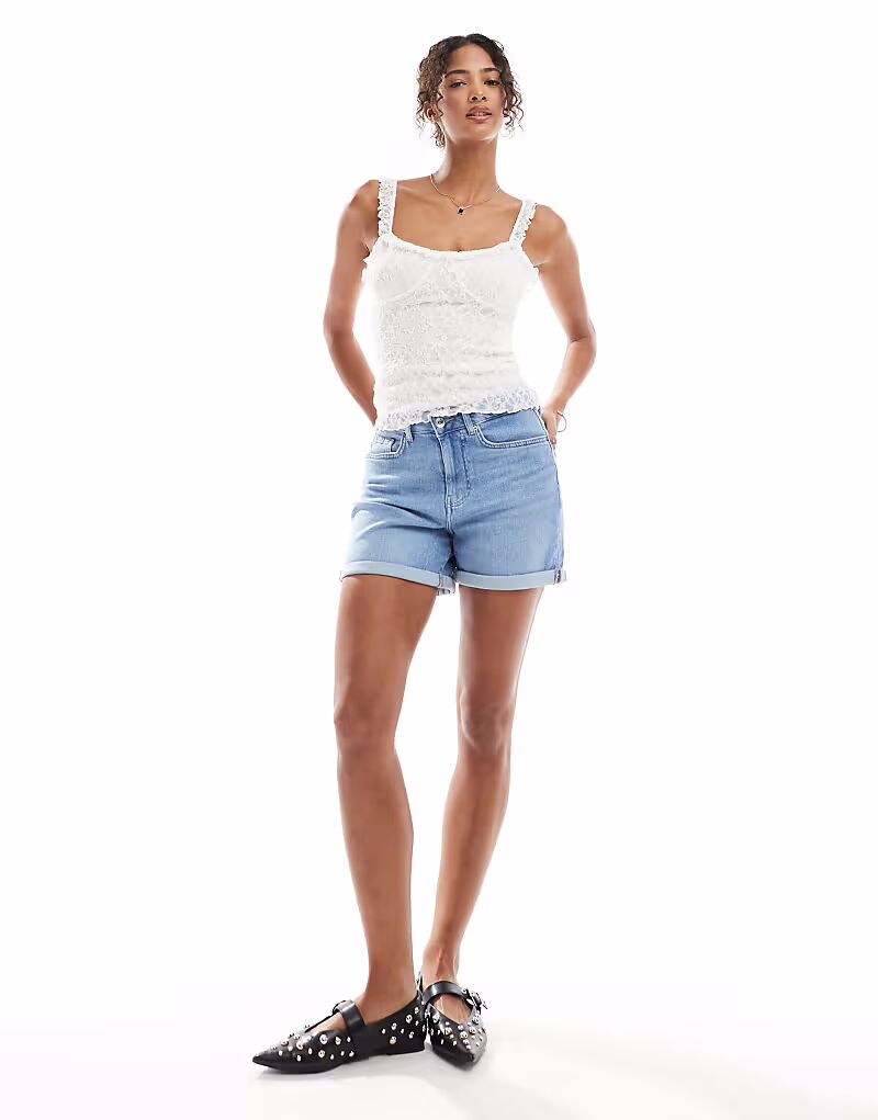 ONLY шорты из эластичного денима с отворотом светло-голубого цвета
ONLY шорты из эластичного денима с отворотом светло-голубого цвета