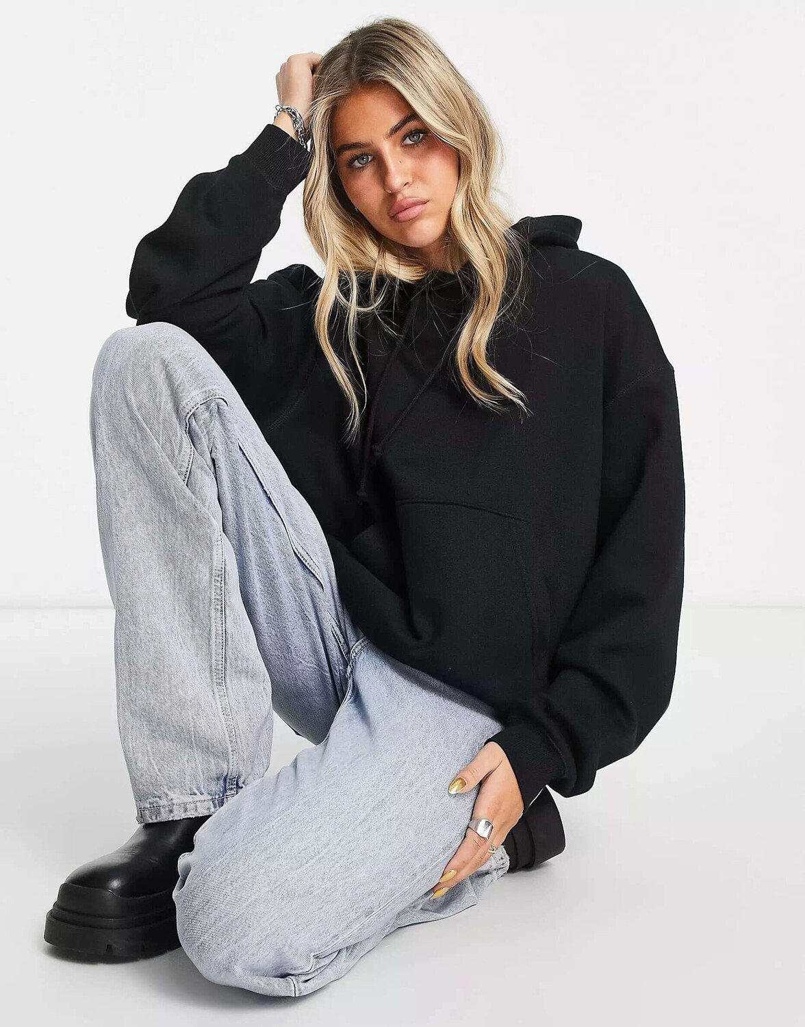 Худи с капюшоном Weekday Essence черного цвета, Черный, Худи с капюшоном Weekday Essence черного цвета
Худи с капюшоном Weekday Essence черного цвета, Черный, Худи с капюшоном Weekday Essence черного цвета