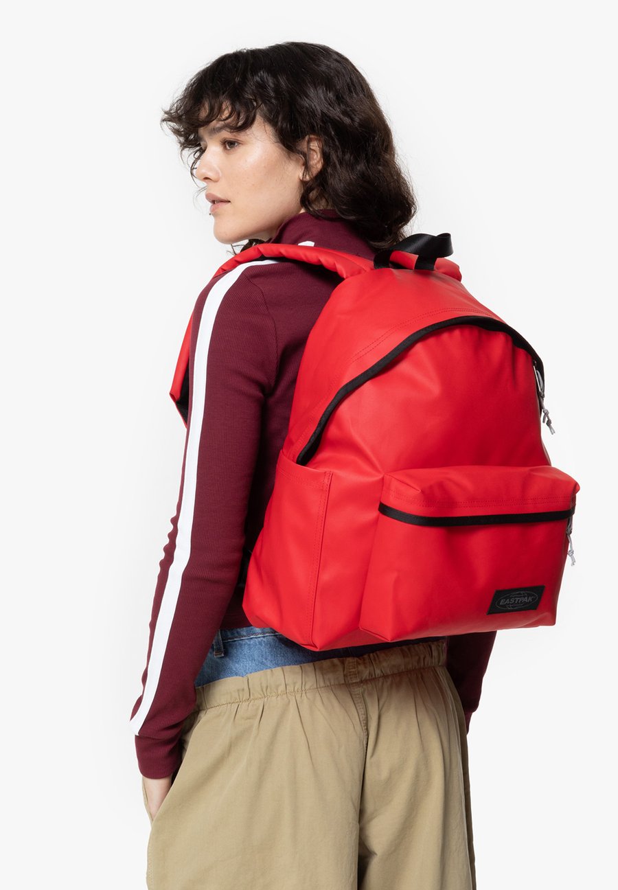 Рюкзак Eastpak DAY PAK'R, Tarp Red/Red
Рюкзак Eastpak DAY PAK'R, Tarp Red/Red