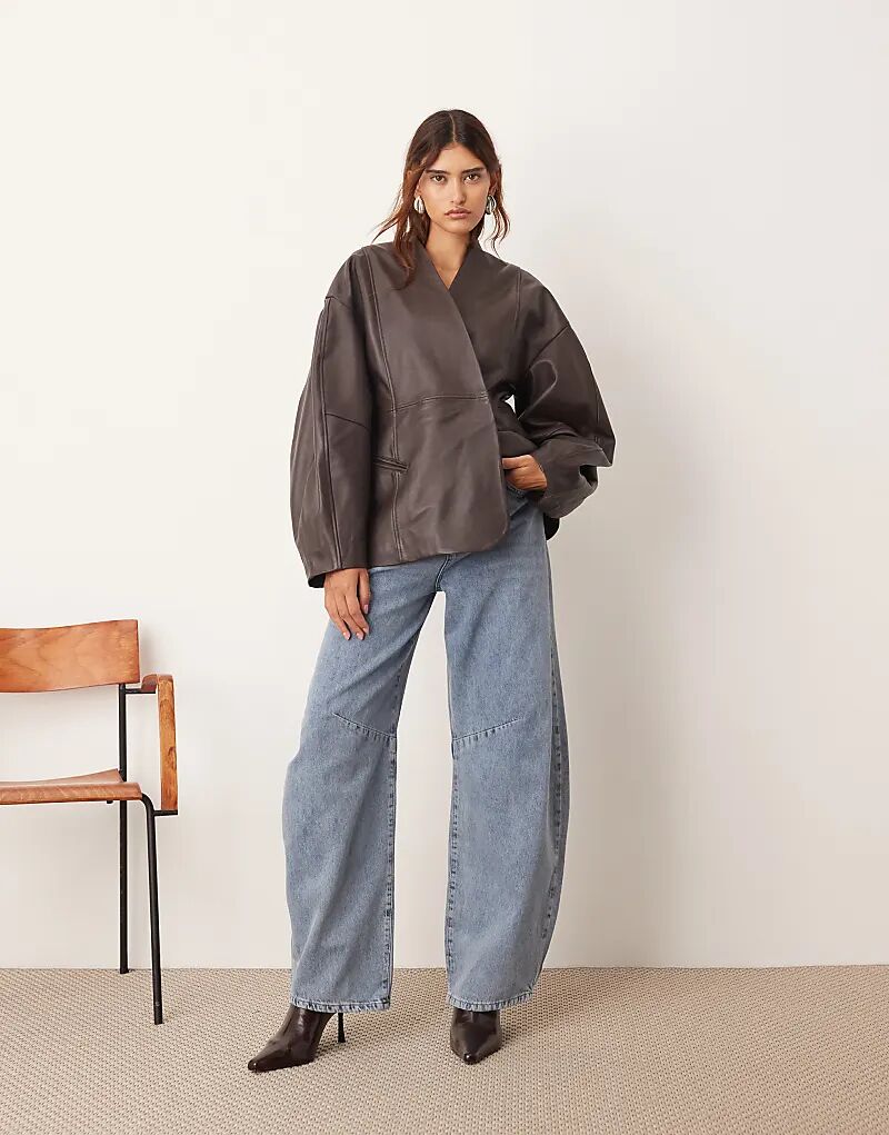 Джинсы-бочонки ARRANGE Sydney из денима светло-голубого цвета в стиле 90-х
Джинсы-бочонки ARRANGE Sydney из денима светло-голубого цвета в стиле 90-х