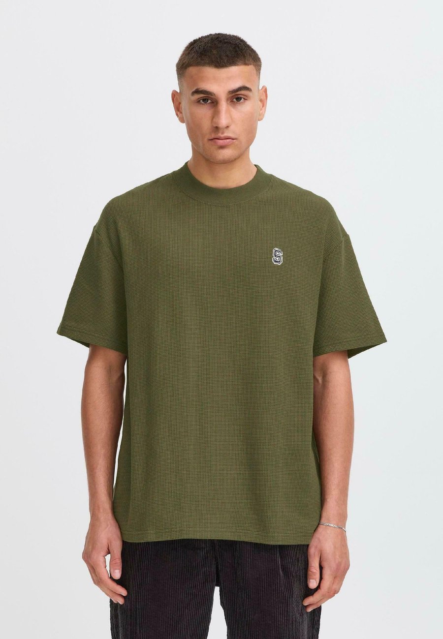 Футболка Solid SDRAUL, Ivy Green/Khaki, Зеленый, Футболка Solid SDRAUL, Ivy Green/Khaki
Футболка Solid SDRAUL, Ivy Green/Khaki, Зеленый, Футболка Solid SDRAUL, Ivy Green/Khaki