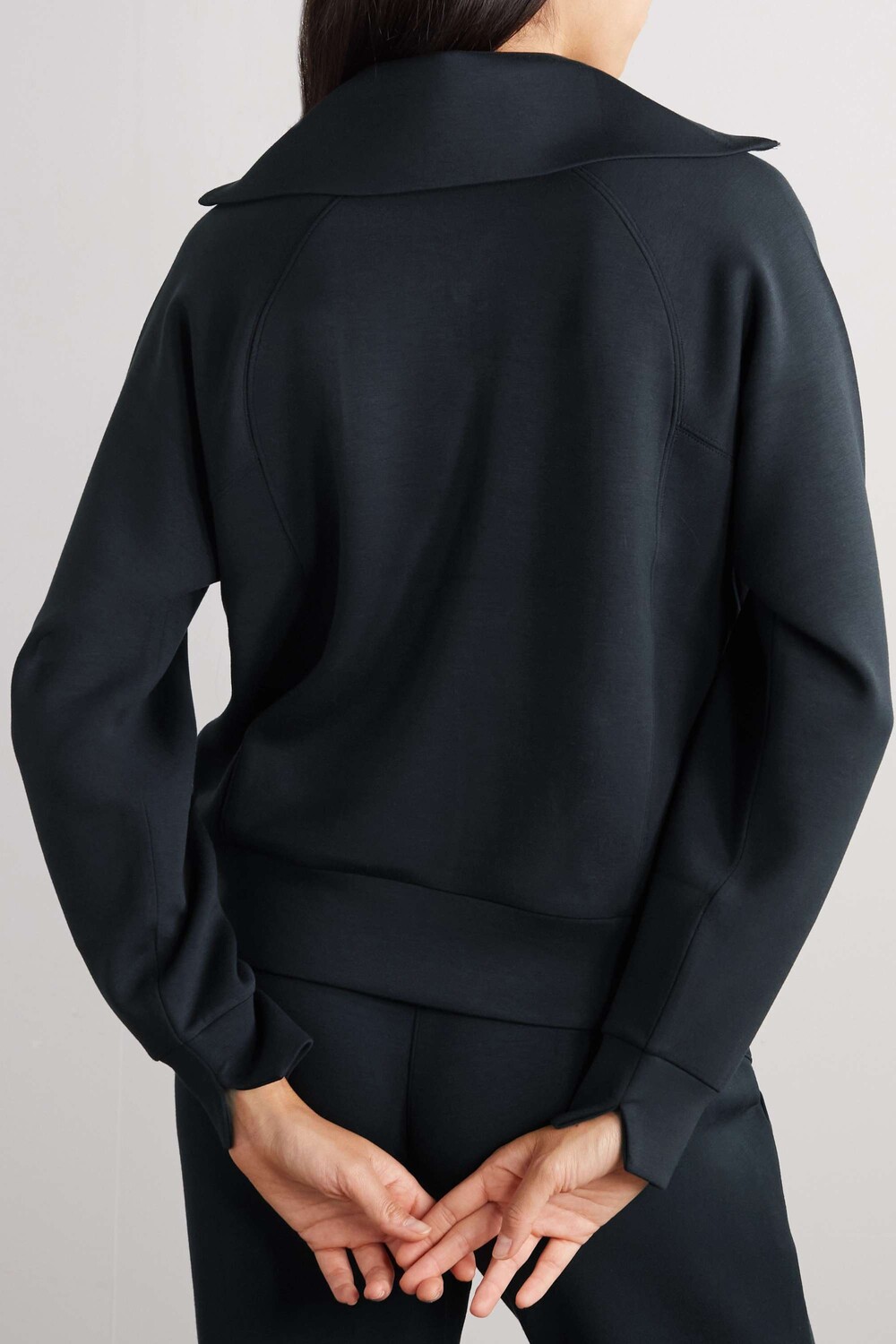 SPANX толстовка AirEssentials из эластичного джерси, черный
SPANX толстовка AirEssentials из эластичного джерси, черный