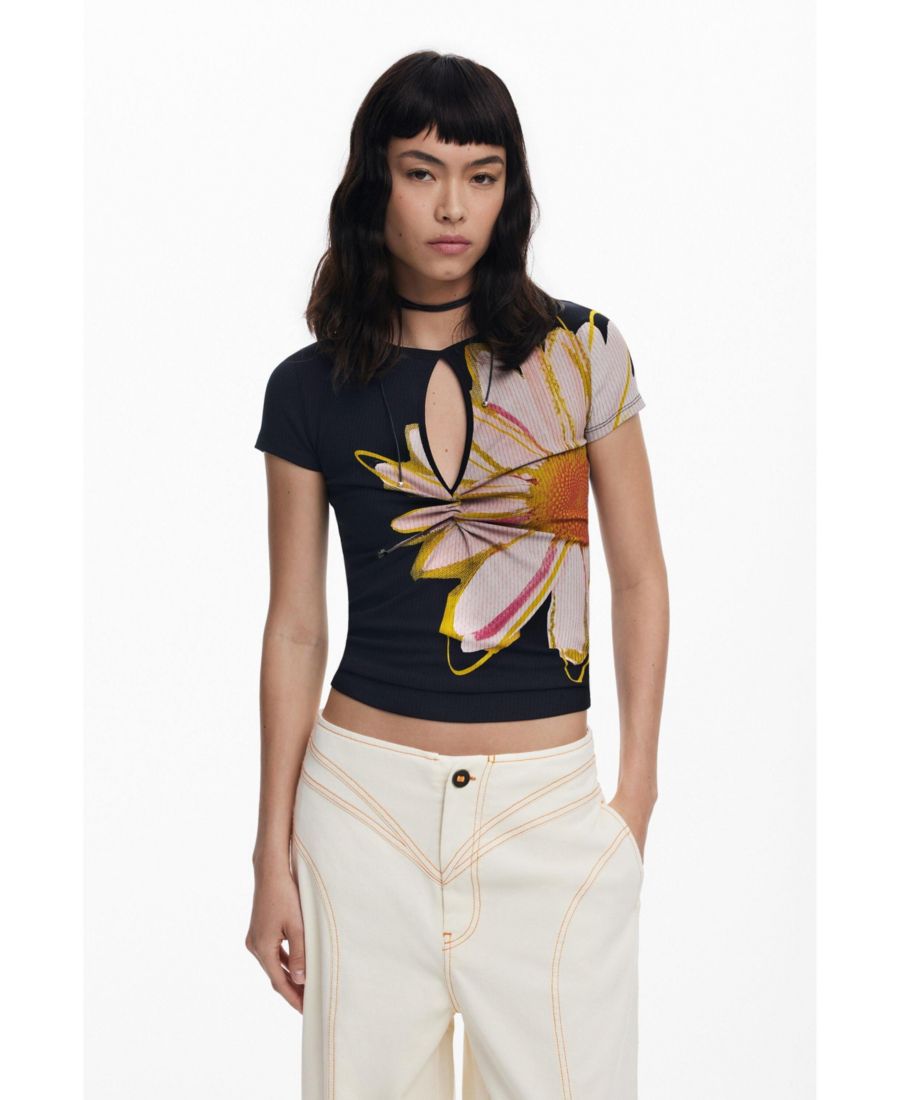 Женская футболка с коротким рукавом и цветочным принтом, с разрезом Desigual, Black
Женская футболка с коротким рукавом и цветочным принтом, с разрезом Desigual, Black