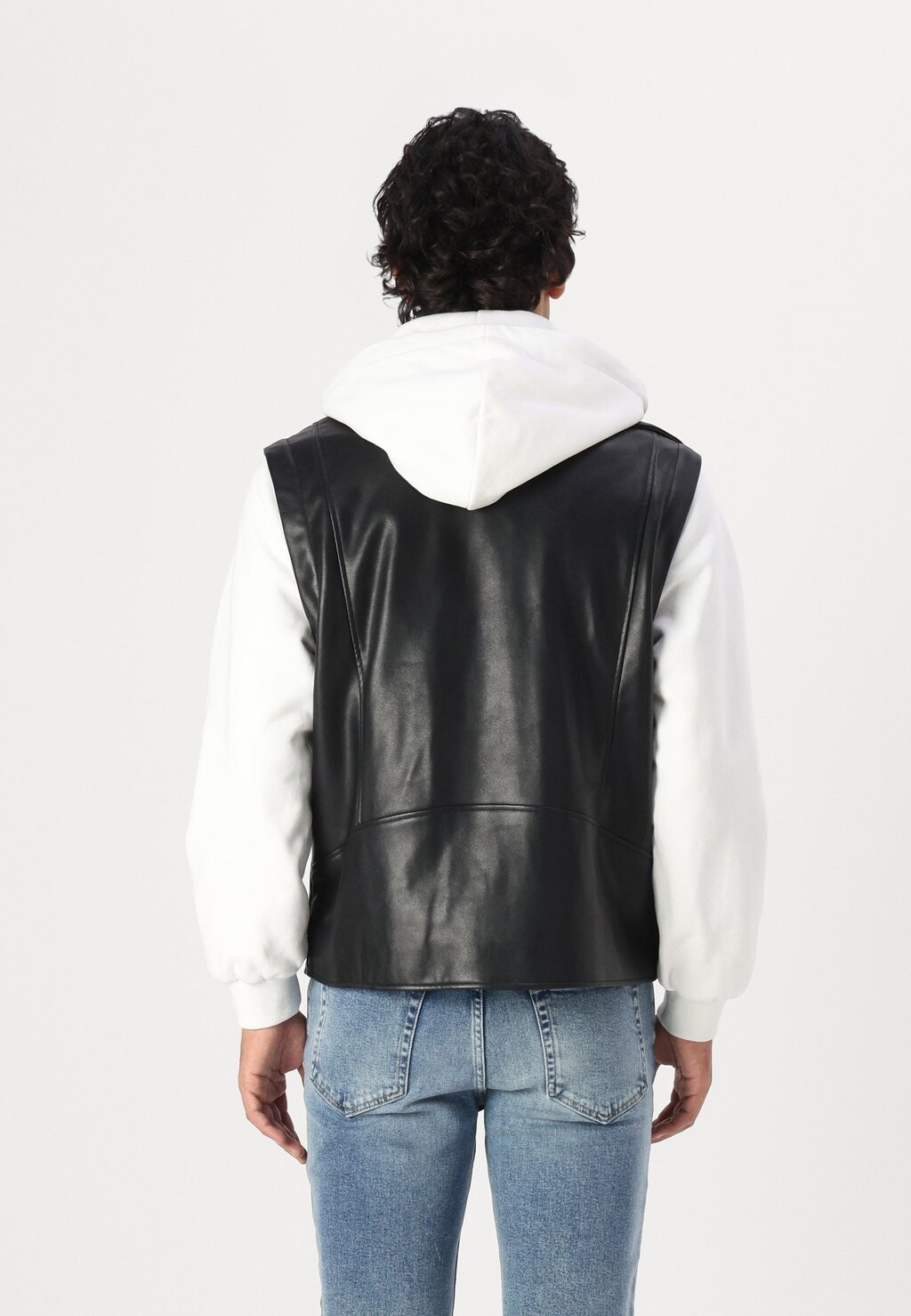 Куртка из искусственной кожи MIXED MATERIAL JACKET Karl Lagerfeld Jeans, черный
Куртка из искусственной кожи MIXED MATERIAL JACKET Karl Lagerfeld Jeans, черный