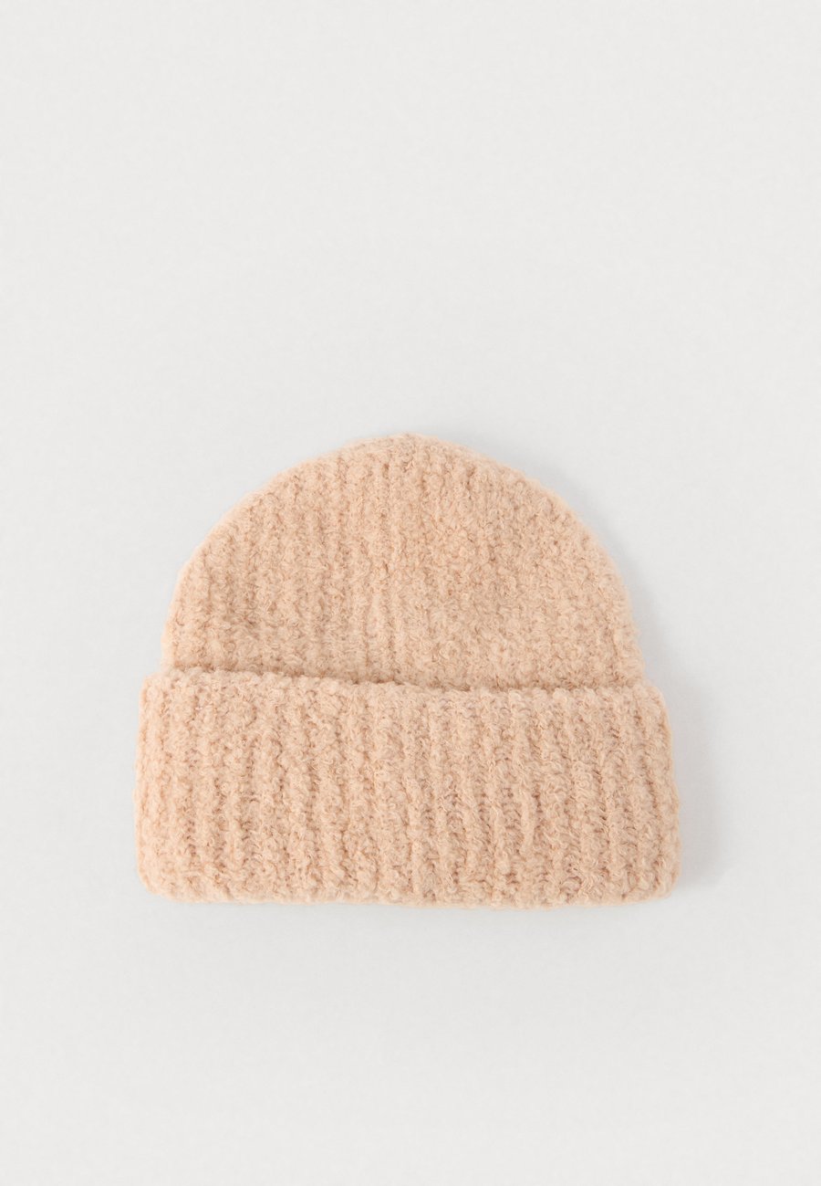 Шапка Filippa K FLUFFY HAT, Dusty Pink/Light Pink
Шапка Filippa K FLUFFY HAT, Dusty Pink/Light Pink