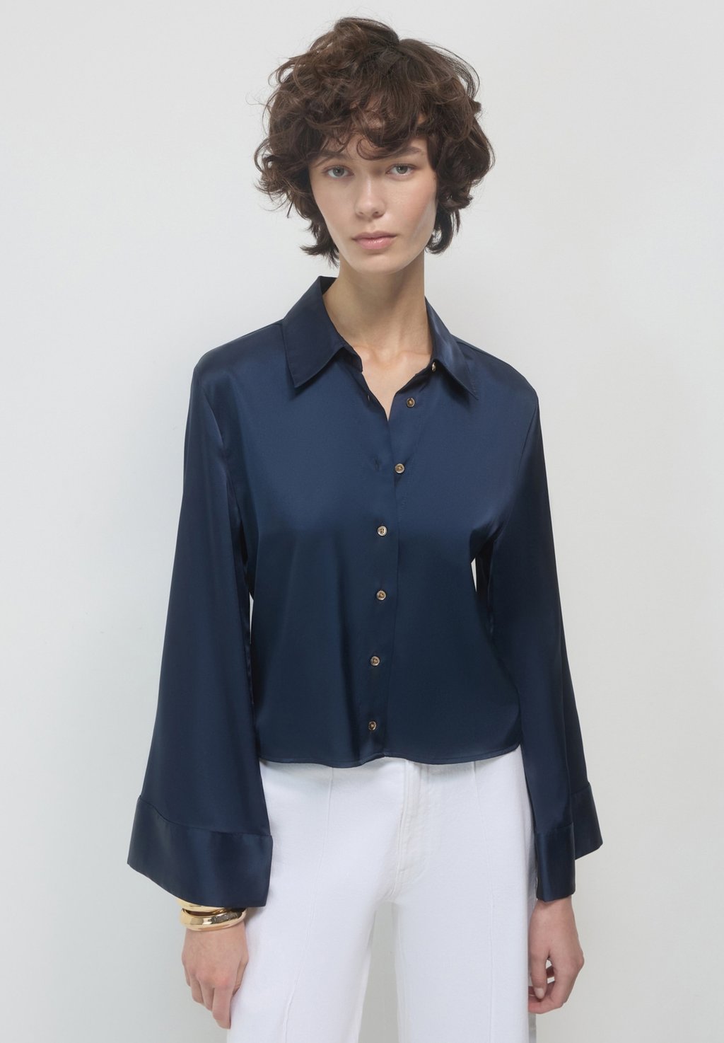 Блузка на пуговицах KIMONO SIMIL Calliope, темно-синий
Блузка на пуговицах KIMONO SIMIL Calliope, темно-синий