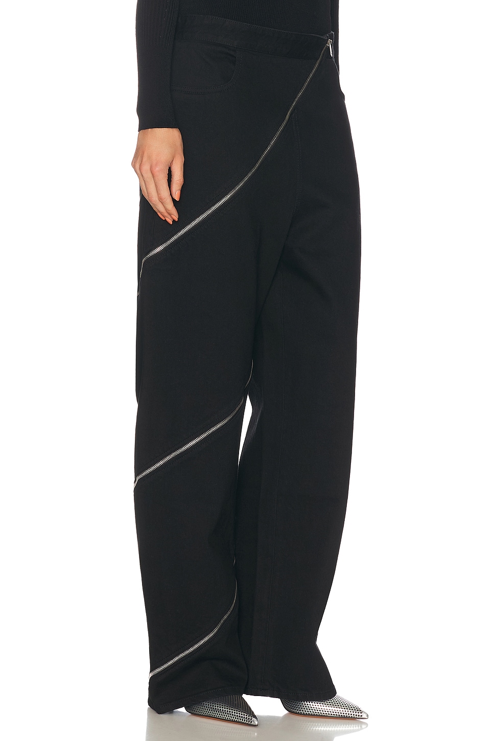 Спиральные джинсы с широкими штанинами Alaïa, Noir
Спиральные джинсы с широкими штанинами Alaïa, Noir