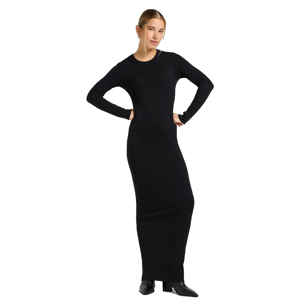 Платье Lee 112371664 long, черный
Платье Lee 112371664 long, черный