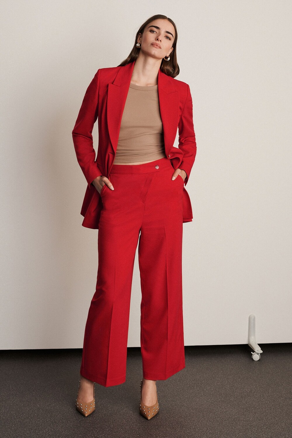 Широкие брюки с асимметричной застежкой Next, красный 
Широкие брюки с асимметричной застежкой Next, красный