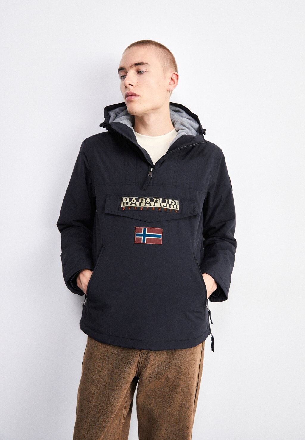 Куртка межсезонная RAINFOREST POCKET Napapijri, черный
Куртка межсезонная RAINFOREST POCKET Napapijri, черный