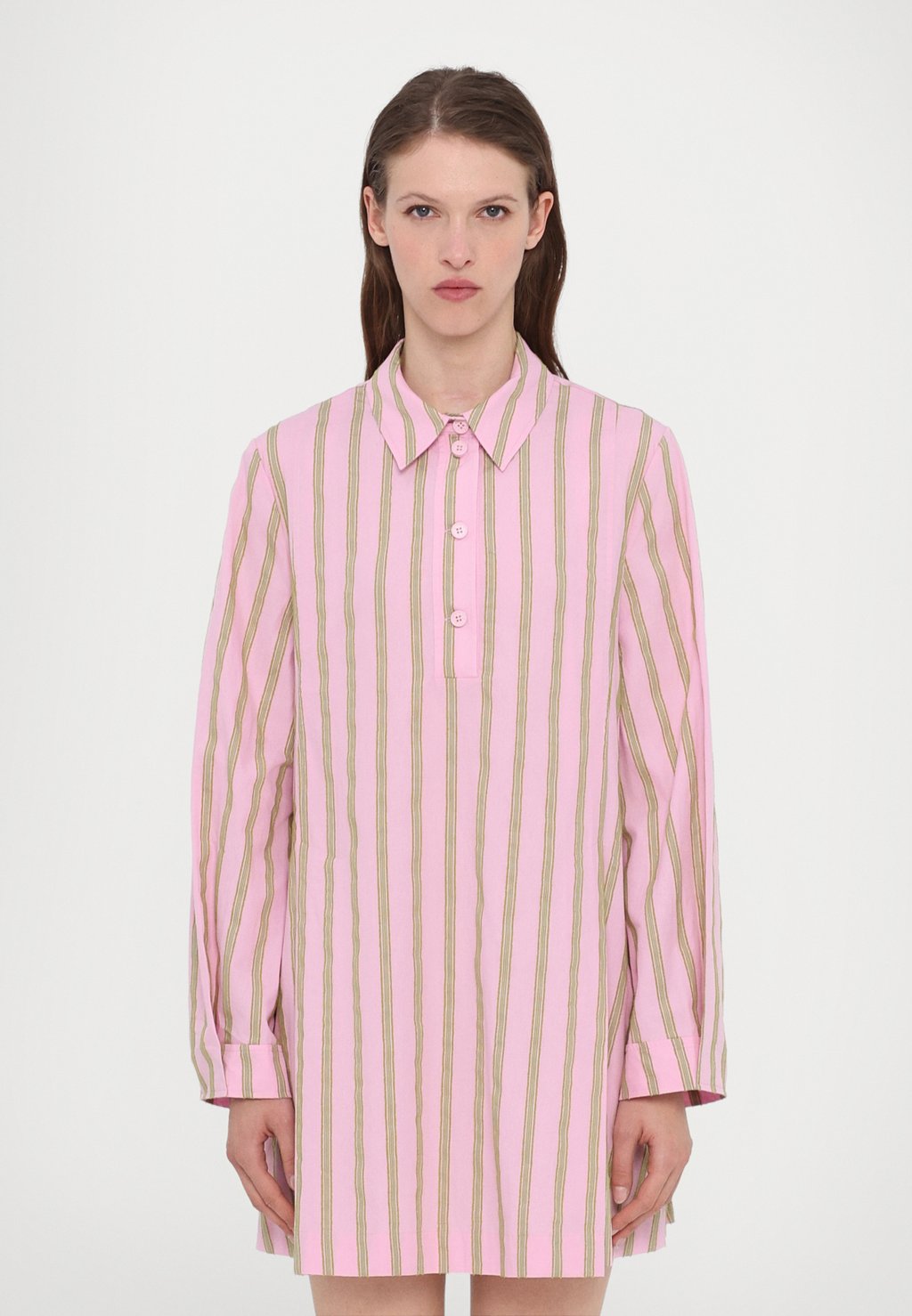 Платье-рубашка SOFT TUNIC Stine Goya, светло-розовый
Платье-рубашка SOFT TUNIC Stine Goya, светло-розовый