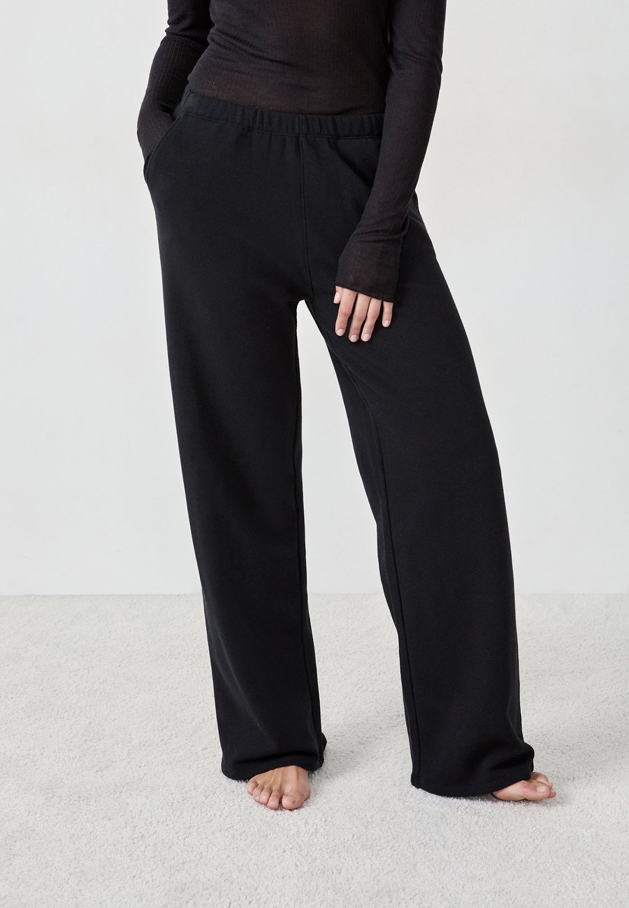 Пижамные брюки Etam GLENN, Black
Пижамные брюки Etam GLENN, Black