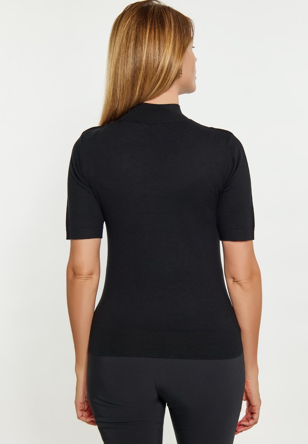 Футболка с принтом usha, черный
Футболка с принтом usha, черный