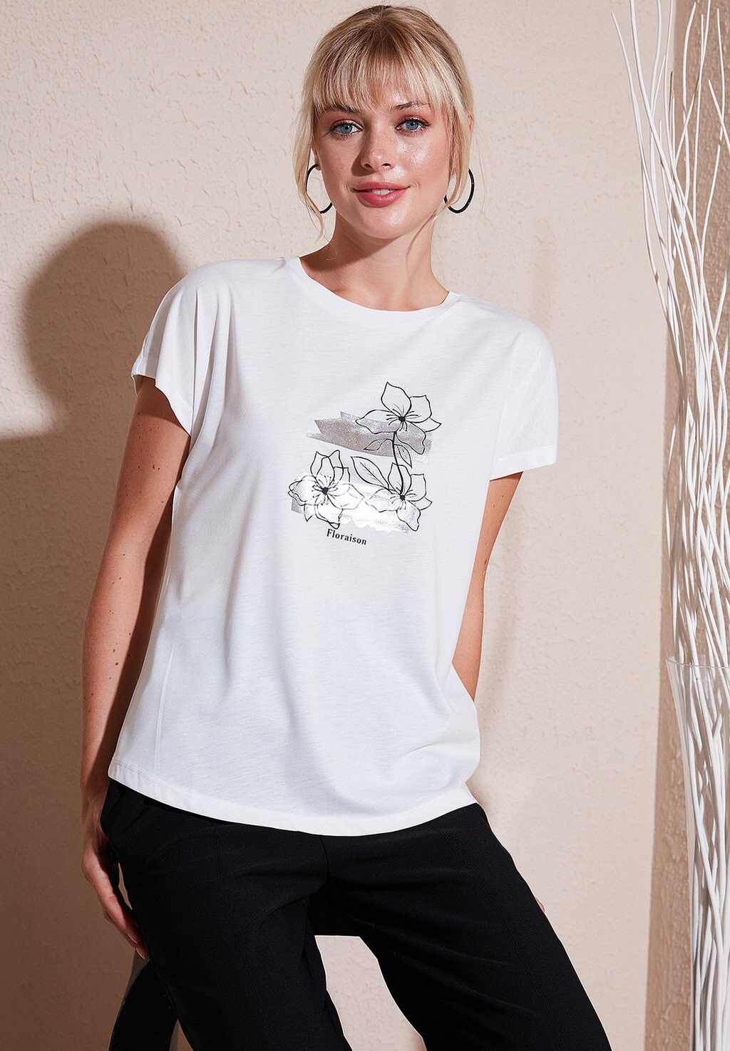 Футболка с принтом REGULAR FIT LELA, кремовый
Футболка с принтом REGULAR FIT LELA, кремовый