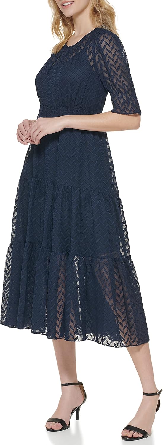 Женское платье Tommy Hilfiger Apex Clipped из шифона, Sky Captain
Женское платье Tommy Hilfiger Apex Clipped из шифона, Sky Captain